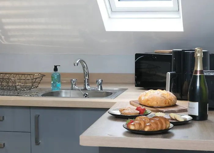 Pass The Keys Modern En-Suite Room In Country Pubrestaurant 1