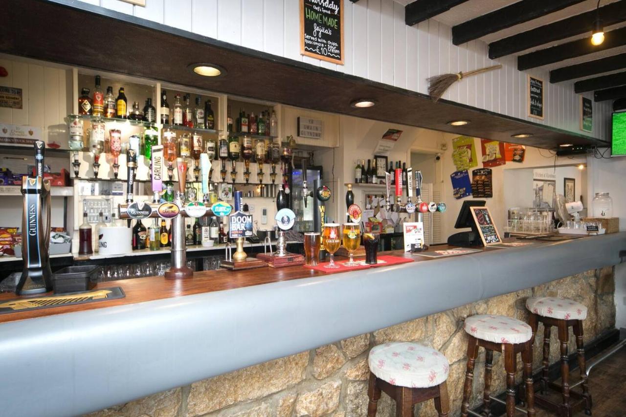 Pass The Keys Modern En-suite In Country Pubrestaurant 1 Llanddona
