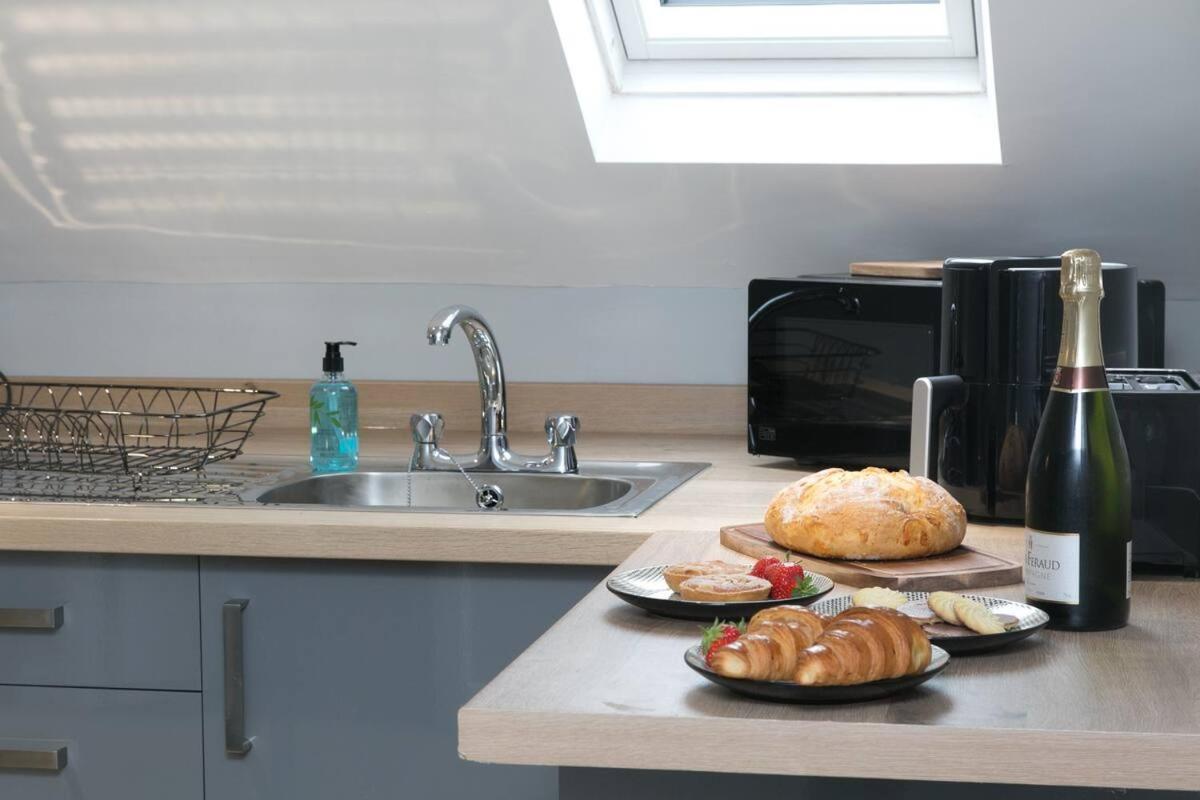Pass The Keys Modern En-suite In Country Pubrestaurant 1 Apartment *