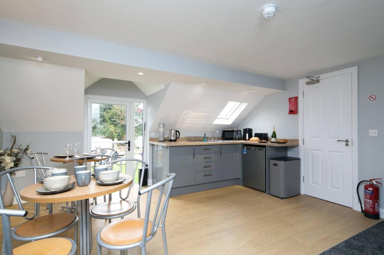 Apartment Pass The Keys Modern En-suite In Country Pubrestaurant 1